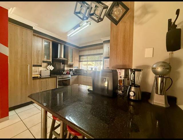 4 BEDROOM HOUSE FOR SALE IN VANDERBIJLPARK SE 3